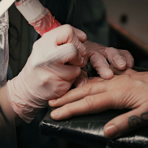 Fine Line Tattoo Verzekering